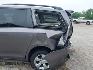 2014 Toyota Sienna LE AAS с VIN 5TDKK3DC8ES422689, выставлен на аукционе IAAI как лот 42306029 с пробегом 41 627 миль миль и . История ставок и продаж доступна на DreamBid. Изображение 17.