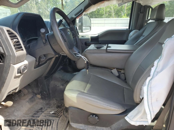 2019 Ford F-250 XL with VIN 1FD7W2A67KEF85513, listed as a Copart auction lot 59395015 with 117,821 mi miles and Salvage title. Bid and sale history available at DreamBid. Image 7.