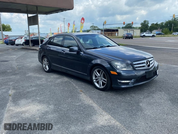 2013 Mercedes-Benz C 250 Sport с VIN WDDGF4HB2DR246422, выставлен на аукционе Copart как лот 65942685 с пробегом 118 019 миль миль и Чистый • Clean title. История ставок и продаж доступна на DreamBid. Изображение 1.