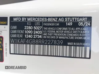 2024 Mercedes-Benz C 300 z VIN W1KAF4GB8RR227839, wystawiony jako IAAI lot #42079634 z przebiegiem 2 062 mil mil oraz . Historia ofert i sprzedaży dostępna na DreamBid. Obrazek 9.