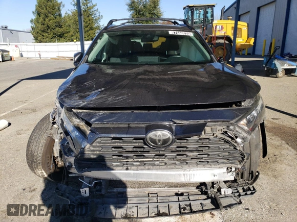 2019 Toyota RAV4 LE with VIN JTMH1RFV7KD016442, listed as a Copart auction lot 87880635 with 136,803 mi miles and Salvage Title. Bid and sale history available at carsss.com. Image 5.