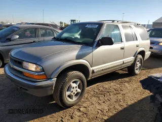 2000 Chevrolet Blazer LT z VIN 1GNDT13W6Y2295188, wystawiony jako Copart lot #74136444 z przebiegiem 101 231 mil mil oraz Nie do naprawy • Non repairable. Historia ofert i sprzedaży dostępna na DreamBid. Obrazek 1.