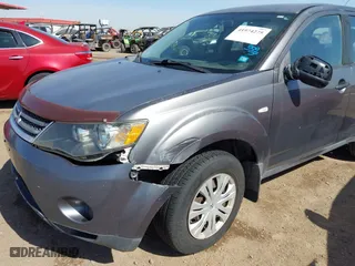 2007 Mitsubishi Outlander ES with VIN JA4MS31X97U004585, listed as a IAAI auction lot 41974275 with 211,555 mi miles. Bid and sale history available at carsss.com. Image 12.