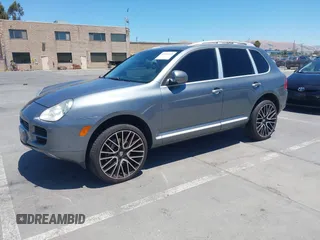 2005 Porsche Cayenne S с VIN WP1AB29PX5LA62410, выставлен на аукционе IAAI как лот 42692213 с пробегом 145 134 миль миль и . История ставок и продаж доступна на DreamBid. Изображение 18.