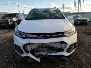 2022 Chevrolet Trax LT with VIN KL7CJPSM9NB557498, listed as a Copart auction lot 47294795 with 22,227 mi miles and Salvage Title. Bid and sale history available at carsss.com. Image 5.