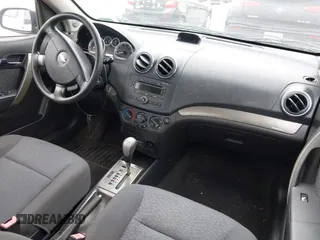 2008 Chevrolet Aveo LT z VIN KL1TG56638B063246, wystawiony jako IAAI lot #42392278 z przebiegiem 104 681 mil mil oraz . Historia ofert i sprzedaży dostępna na DreamBid. Obrazek 5.