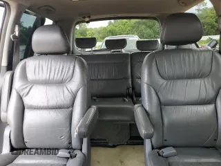 2006 Honda Odyssey EX-L z VIN 5FNRL387X6B458818, wystawiony jako Copart lot #61801335 z przebiegiem 227 179 mil mil oraz Czysty tytuł • Clean title. Historia ofert i sprzedaży dostępna na DreamBid. Obrazek 10.