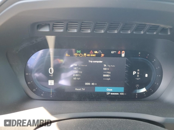 2025 Volvo XC90 with VIN YV4062PGXS1375711, listed as a Copart auction lot 52612965 with 40 mi miles and Salvage Title. Bid and sale history available at DreamBid. Image 9.