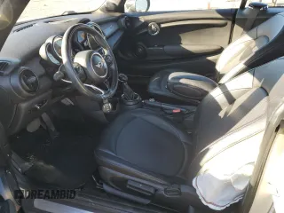 2016 MINI Convertible z VIN WMWWG5C5XG3C19552, wystawiony jako Copart lot #86790134 z przebiegiem 112 494 mil mil oraz Szkoda całkowita • Salvage title. Historia ofert i sprzedaży dostępna na DreamBid. Obrazek 7.