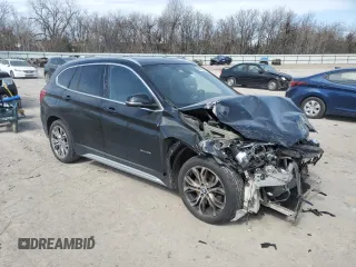 2017 BMW X1 xDrive28i with VIN WBXHT3Z31H4A57021, listed as a Copart auction lot 46507885 with 165,071 mi miles and Salvage Title. Bid and sale history available at carsss.com. Image 4.
