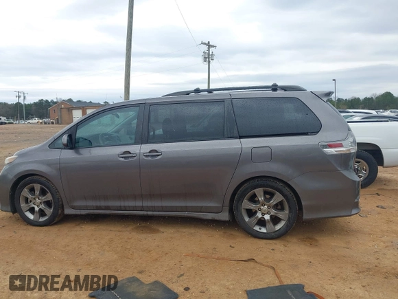 2011 Toyota Sienna SE with VIN 5TDXK3DC3BS143331, listed as a IAAI auction lot 41758043 with 215,490 mi miles. Bid and sale history available at carsss.com. Image 14.