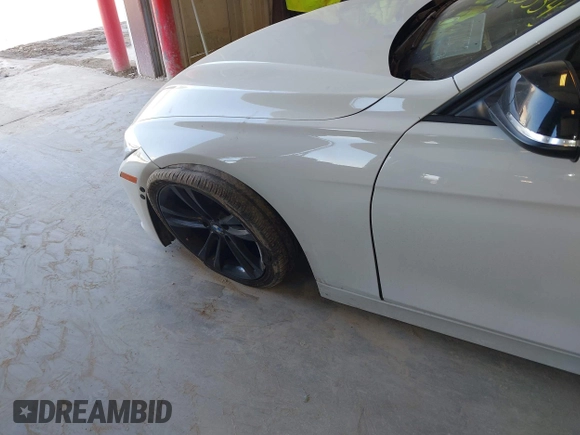 2014 BMW 3 Series 328i xDrive с VIN WBA3B5G56ENS08767, выставлен на аукционе IAAI как лот 42055343 с пробегом 90 487 миль миль и . История ставок и продаж доступна на DreamBid. Изображение 6.