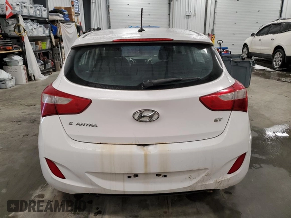 2015 Hyundai Elantra GT GL with VIN KMHD25LH8FU250772, listed as a Copart auction lot 43330335 with 240,063 mi miles and Clean Title. Bid and sale history available at carsss.com. Image 6.