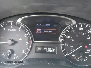 2014 Nissan Pathfinder SV with VIN 5N1AR2MM9EC625565, listed as a IAAI auction lot 42137658 with 163,357 mi miles. Bid and sale history available at carsss.com. Image 7.