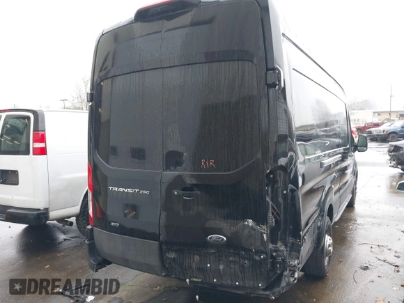 2022 Ford Transit Cargo z VIN 1FTBR3U85NKA64644, wystawiony jako IAAI lot #41006811 z przebiegiem 101 658 mil mil oraz . Historia ofert i sprzedaży dostępna na DreamBid. Obrazek 17.