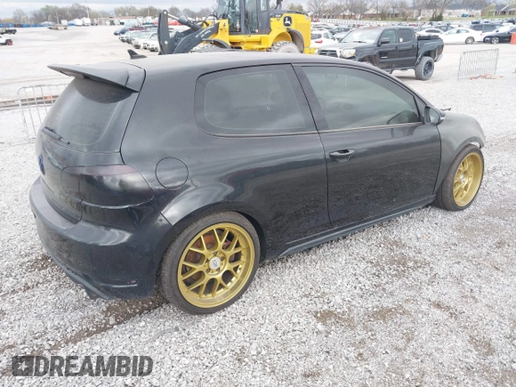 2010 Volkswagen GTI z VIN WVWEV7AJ9AW171447, wystawiony jako IAAI lot #41819084 z przebiegiem 142 270 mil mil oraz . Historia ofert i sprzedaży dostępna na DreamBid. Obrazek 4.