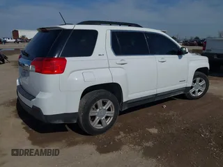2015 GMC Terrain SLT z VIN 2GKALSEKXF6303261, wystawiony jako IAAI lot #41587386 z przebiegiem 132 260 mil mil oraz . Historia ofert i sprzedaży dostępna na DreamBid. Obrazek 4.