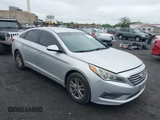 2015 Hyundai Sonata SE z VIN 5NPE24AF2FH025052, wystawiony jako IAAI lot #42353268 z przebiegiem 174 814 mil mil oraz . Historia ofert i sprzedaży dostępna na DreamBid. Obrazek 1.