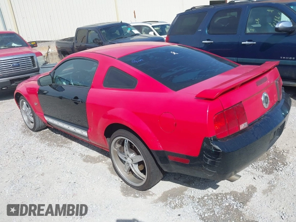 2006 Ford Mustang GT Deluxe with VIN 1ZVFT82H865265969, listed as a IAAI auction lot 42090770 with 237,231 mi miles. Bid and sale history available at carsss.com. Image 3.