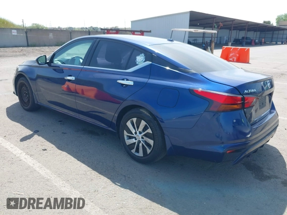 2019 Nissan Altima S z VIN 1N4BL4BV3KC103257, wystawiony jako IAAI lot #42056680 z przebiegiem 99 467 mil mil oraz . Historia ofert i sprzedaży dostępna na DreamBid. Obrazek 3.