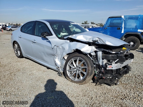 2023 Alfa Romeo Giulia Veloce with VIN ZARFAMBN7P7670885, listed as a Copart auction lot 45810835 with 0 mi miles and Salvage Title. Bid and sale history available at carsss.com. Image 4.