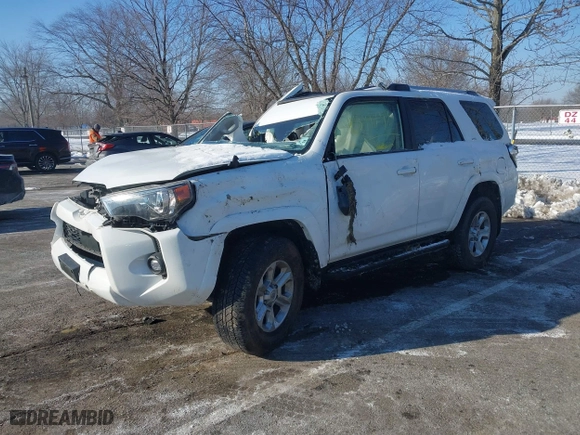 2022 Toyota 4Runner SR5 Premium with VIN JTENU5JR0N6058842, listed as a IAAI auction lot 41405515 with 27,480 mi miles. Bid and sale history available at carsss.com. Image 2.
