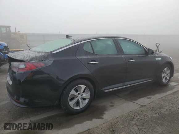 2015 Kia Optima z VIN KNAGM4AD5F5086779, wystawiony jako Copart lot #83497344 z przebiegiem 92 621 mil mil oraz Nie do naprawy • Non repairable. Historia ofert i sprzedaży dostępna na DreamBid. Obrazek 3.