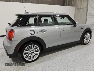 2024 MINI Hardtop 4 Door Cooper S z VIN WMW53DK08R2V54158, wystawiony jako Copart lot #55865485 z przebiegiem 29 575 mil mil oraz Tytuł czysty. Historia ofert i sprzedaży dostępna na DreamBid. Obrazek 3.