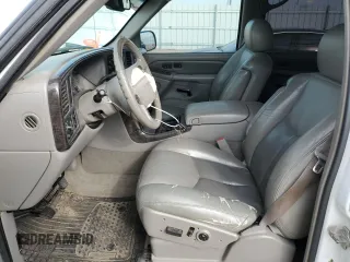 2005 GMC Sierra Denali z VIN 2GTEK63N551215749, wystawiony jako Copart lot #71357594 z przebiegiem 183 483 mil mil oraz Szkody całkowita. Historia ofert i sprzedaży dostępna na DreamBid. Obrazek 7.