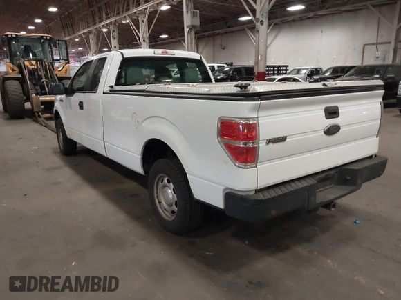 2014 Ford F-150 XL z VIN 1FTFX1CF5EKG53334, wystawiony jako IAAI lot #42278412 z przebiegiem 172 450 mil mil oraz . Historia ofert i sprzedaży dostępna na DreamBid. Obrazek 3.