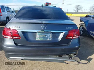 2014 Mercedes-Benz E-Class E 250 BlueTEC Luxury with VIN WDDHF0EB0EA876408, listed as a IAAI auction lot 41614679 with 283,695 mi miles. Bid and sale history available at carsss.com. Image 16.