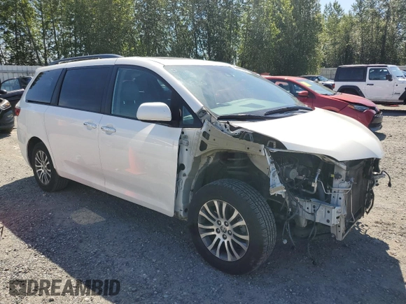 2020 Toyota Sienna XLE Auto Access Seat with VIN 5TDYZ3DC5LS077219, listed as a Copart auction lot 58377395 with 104,517 mi miles and Salvage title. Bid and sale history available at DreamBid. Image 4.