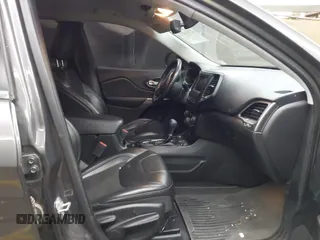 2019 Jeep Cherokee Latitude Plus с VIN 1C4PJMLXXKD315119, выставлен на аукционе IAAI как лот 42111411 с пробегом 92 787 миль миль и . История ставок и продаж доступна на DreamBid. Изображение 5.