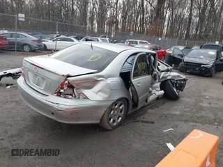 2005 Mercedes-Benz C 320 с VIN WDBRF64J85F605107, выставлен на аукционе IAAI как лот 41470284 с пробегом Не указан миль и . История ставок и продаж доступна на DreamBid. Изображение 4.