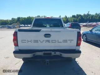 2006 Chevrolet Silverado 1500 LT1 with VIN 2GCEK19V161303709, listed as a IAAI auction lot 40294788 with 211,821 mi miles. Bid and sale history available at carsss.com. Image 15.