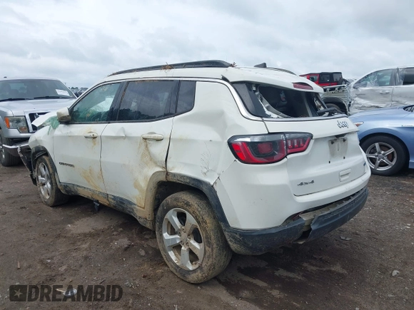 2018 Jeep Compass Latitude z VIN 3C4NJDBB2JT248974, wystawiony jako IAAI lot #42462597 z przebiegiem 168 725 mil mil oraz . Historia ofert i sprzedaży dostępna na DreamBid. Obrazek 3.