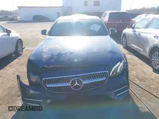 2019 Mercedes-Benz E-Class E 300 with VIN WDDZF4KB8KA624403, listed as a IAAI auction lot 40979733 with 76,496 mi miles. Bid and sale history available at carsss.com. Image 12.