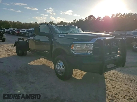 2022 Ram 3500 Tradesman z VIN 3C63RRGL0NG291990, wystawiony jako Copart lot #85342264 z przebiegiem 118 160 mil mil oraz Szkoda całkowita • Salvage title. Historia ofert i sprzedaży dostępna na DreamBid. Obrazek 10.