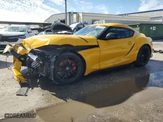 2020 Toyota GR Supra 3.0 with VIN WZ1DB4C08LW032292, listed as a Copart auction lot 42190135 with 43,982 mi miles and Non Repairable. Bid and sale history available at carsss.com. Image 1.
