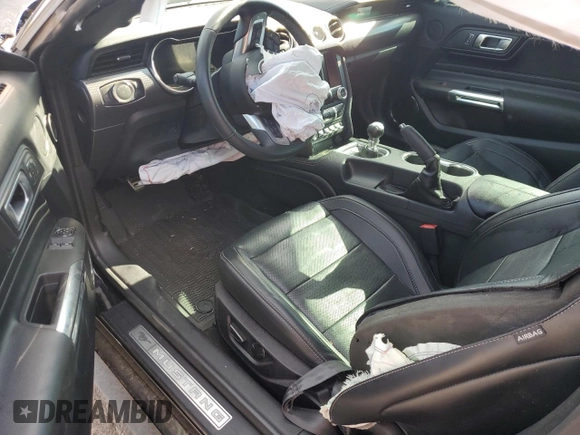 2019 Ford Mustang GT z VIN 1FA6P8CF2K5189704, wystawiony jako Copart lot #68837284 z przebiegiem Nie podano mil oraz Szkody całkowita. Historia ofert i sprzedaży dostępna na DreamBid. Obrazek 8.