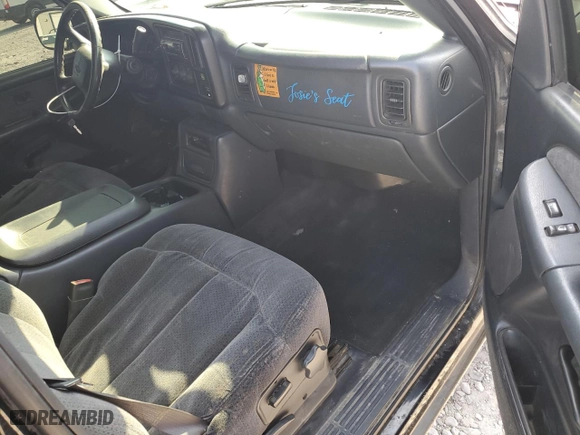 2002 Chevrolet Silverado 2500 LT with VIN 1GCGK29U82Z237425, listed as a Copart auction lot 72561684 with 176,210 mi miles and Salvage Title. Bid and sale history available at carsss.com. Image 8.