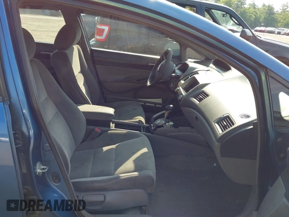 2008 Honda Civic LX z VIN 1HGFA16588L045778, wystawiony jako IAAI lot #42422102 z przebiegiem 232 473 mil mil oraz . Historia ofert i sprzedaży dostępna na DreamBid. Obrazek 5.