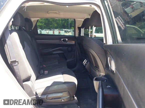 2022 Kia Sorento LX with VIN 5XYRGDLC8NG113406, listed as a IAAI auction lot 42226699 with 60,848 mi miles and . Bid and sale history available at DreamBid. Image 8.