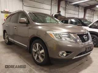 2014 Nissan Pathfinder SV with VIN 5N1AR2MM1EC728835, listed as a IAAI auction lot 41320802 with 176,235 mi miles. Bid and sale history available at carsss.com. Image 1.