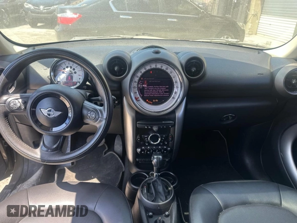 2012 MINI Countryman with VIN WMWZB3C52CWM05723, listed as a Copart auction lot 63713495 with 114,433 mi miles and Clean title. Bid and sale history available at DreamBid. Image 9.