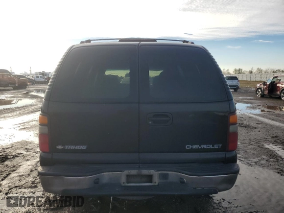 2002 Chevrolet Tahoe LS with VIN 1GNEC13V22R278981, listed as a Copart auction lot 87921455 with 318,518 mi miles and Salvage Title. Bid and sale history available at carsss.com. Image 6.