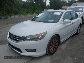 2013 Honda Accord Touring z VIN 1HGCR3F9XDA032241, wystawiony jako IAAI lot #42354887 z przebiegiem 152 067 mil mil oraz . Historia ofert i sprzedaży dostępna na DreamBid. Obrazek 2.