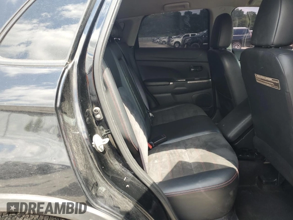 2018 Mitsubishi Outlander SE with VIN JA4AP3AW5JU012623, listed as a Copart auction lot 65061395 with 147,878 mi miles and Clean title. Bid and sale history available at DreamBid. Image 11.