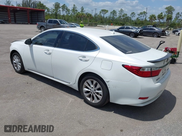 2013 Lexus ES 300h Hybrid with VIN JTHBW1GG0D2002520, listed as a IAAI auction lot 42049567 with 195,538 mi miles. Bid and sale history available at carsss.com. Image 3.