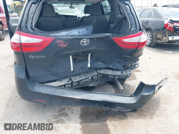 2016 Toyota Sienna XLE z VIN 5TDYK3DC5GS703586, wystawiony jako IAAI lot #42323587 z przebiegiem 127 640 mil mil oraz . Historia ofert i sprzedaży dostępna na DreamBid. Obrazek 6.
